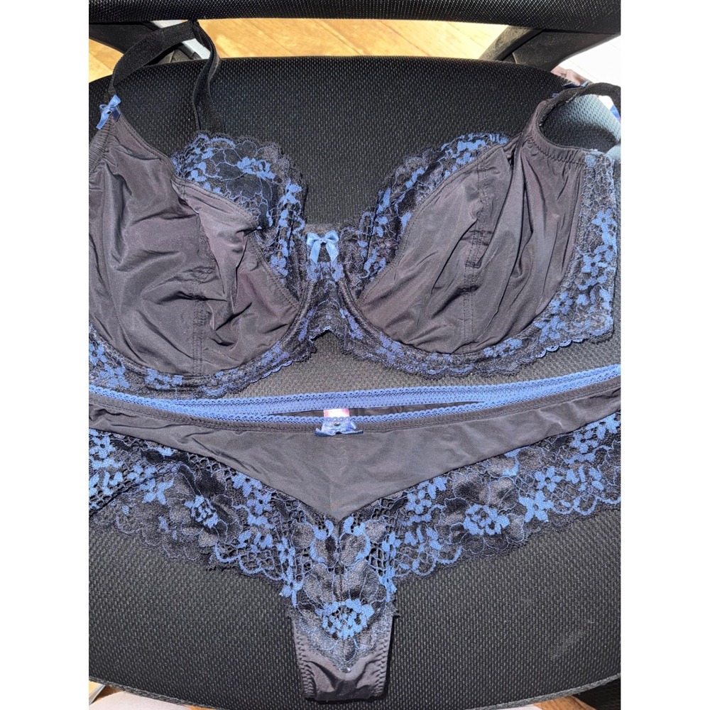 Adore Me Black Blue Floral Lace Bra and Thong Set 38DDD Medium Underwire Unlined